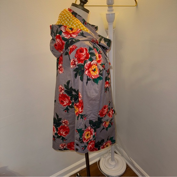 Matilda Jane Women’s Small Grey Red Floral Anorak Full Zip Rain Jacket - Picture 5 of 8